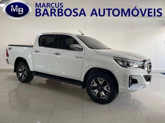 TOYOTA HILUX 2.8 SRX 4X4 CD 16V DIESEL 4P AUTOMÁTICO TOYOTA HILUX 2.8 SRX 4X4 CD 16V DIESEL 4P AUTOMÁTICO